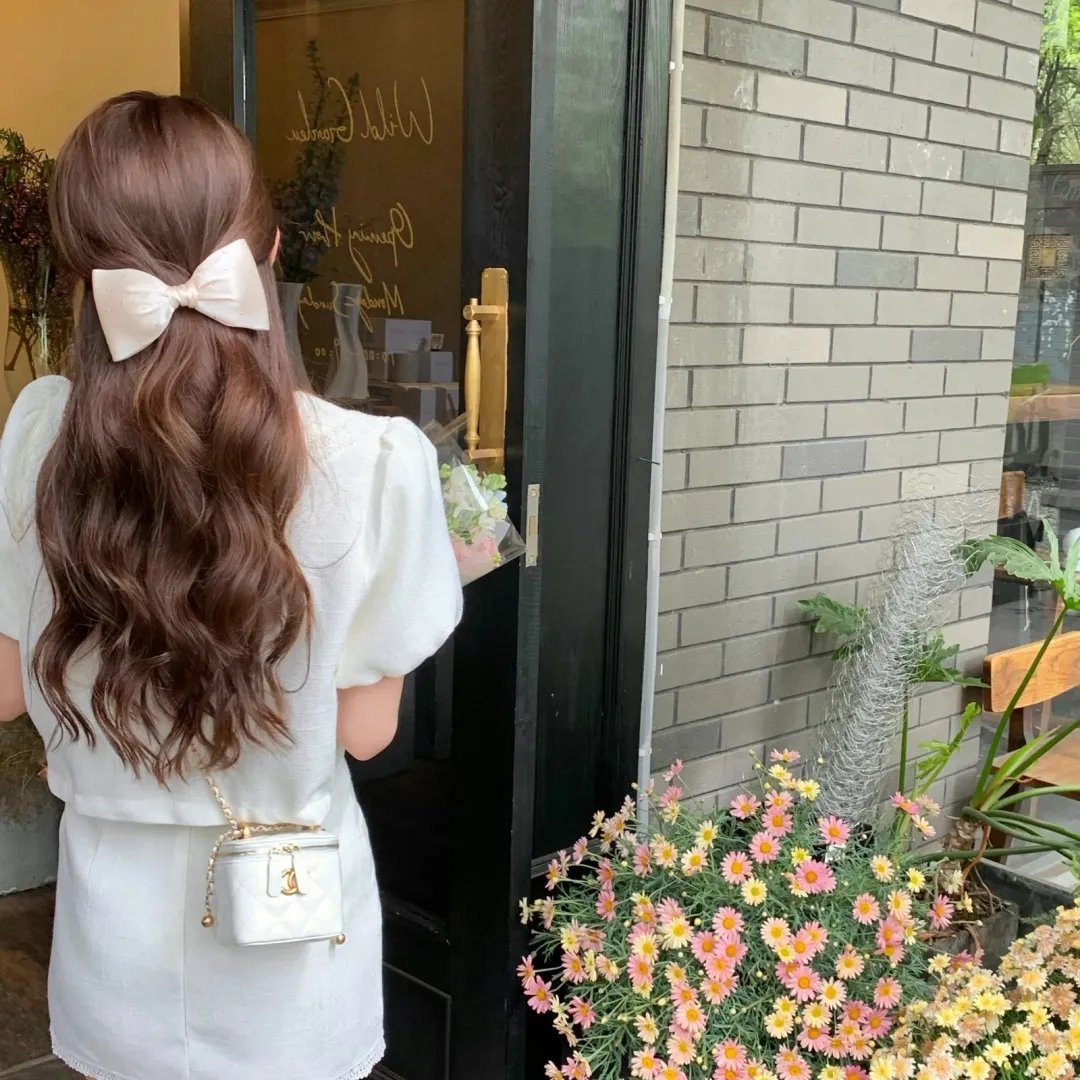 彩色中的黑白